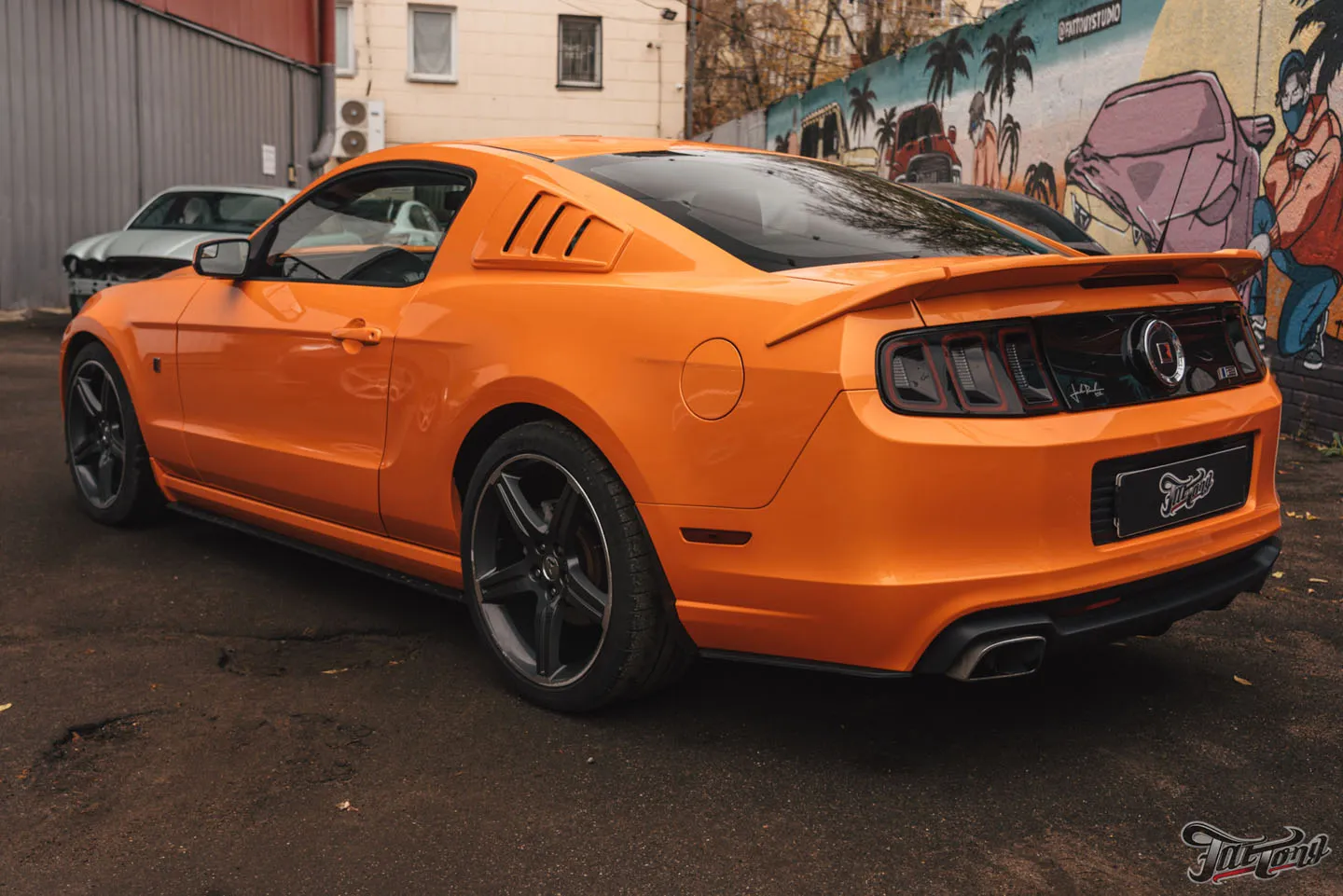 Непредсказуемый проект Ford Mustang. Часть 1: обзор автомобиля до начала работ и топовой акустики Alpine F1 Status